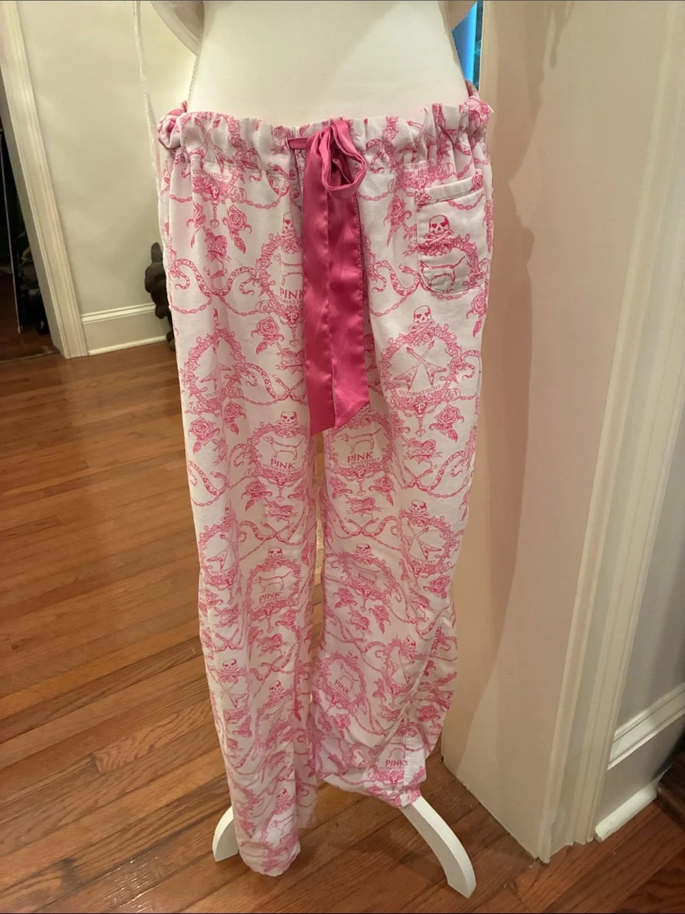 PINK Victorias Secret casual white